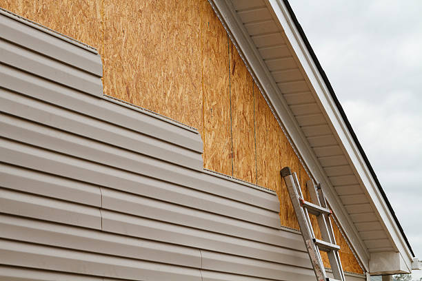 Professional Siding Inspection technician working in Grantville, PA